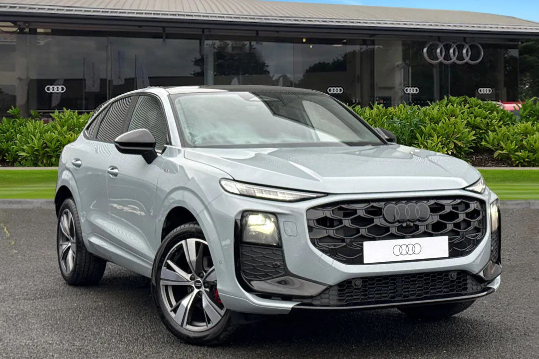 Audi Q3 video thumbnail