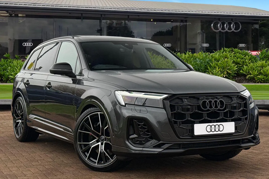 Audi Q7 video thumbnail
