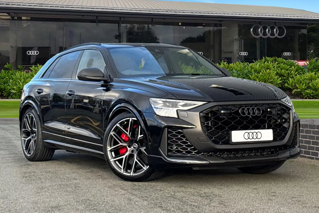 Audi RS Q8 video thumbnail