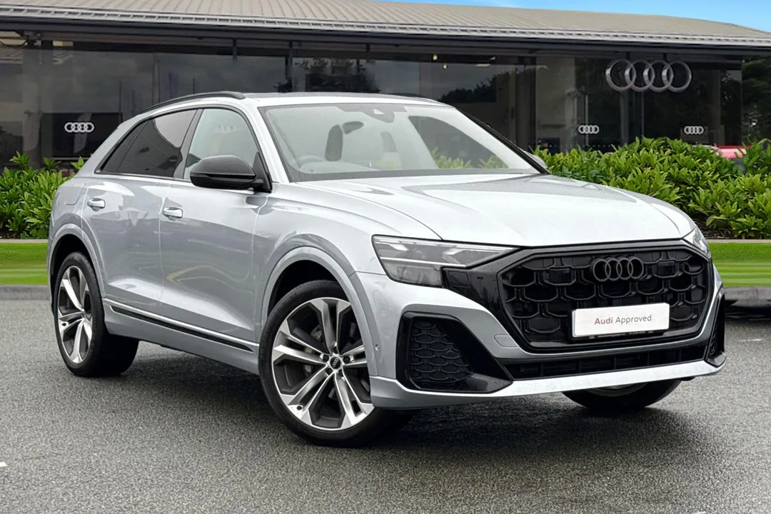 Audi Q8 video thumbnail