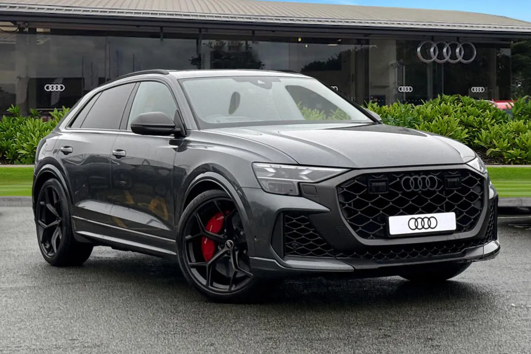 Audi RS Q8 video thumbnail