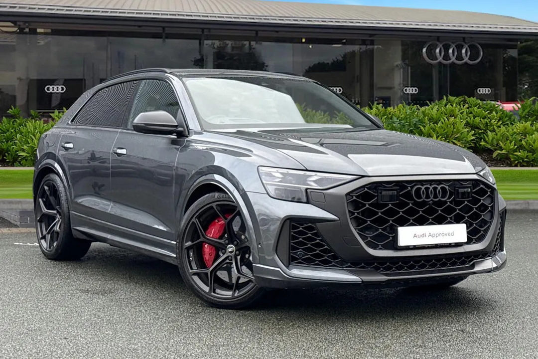 Audi RS Q8 video thumbnail