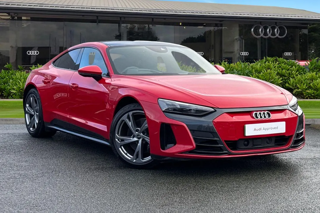 Audi e-tron GT video thumbnail