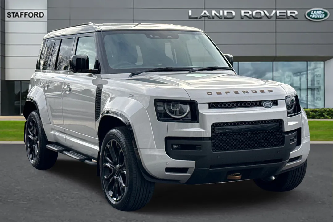 Land Rover Defender 110 video thumbnail