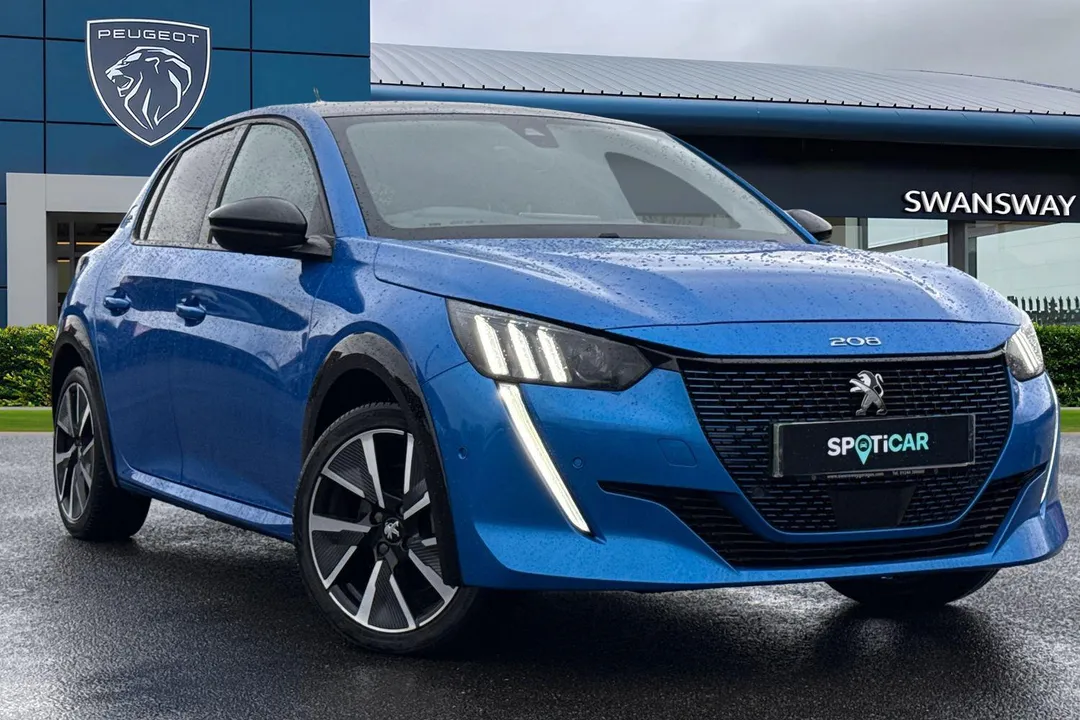 PEUGEOT e-208 video thumbnail