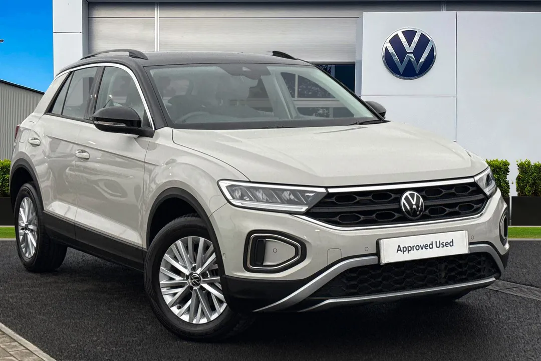 Volkswagen T-Roc video thumbnail