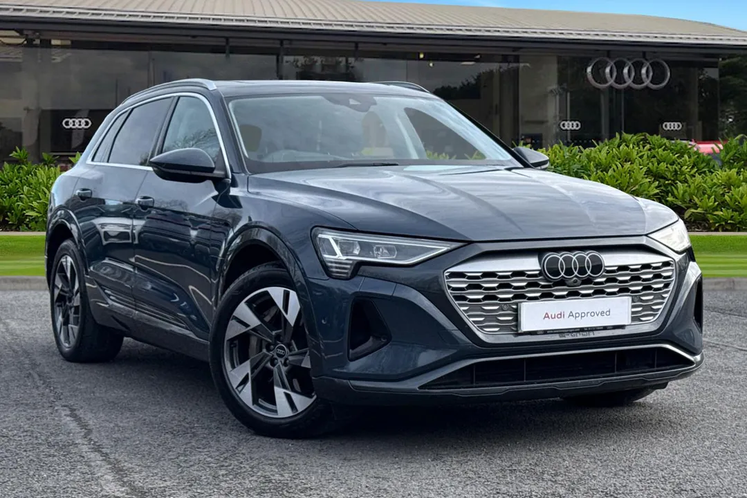 Audi Q8 e-tron video thumbnail