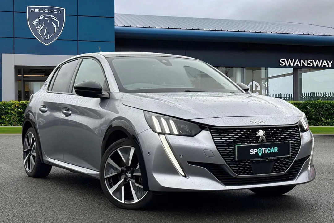 PEUGEOT e-208 video thumbnail