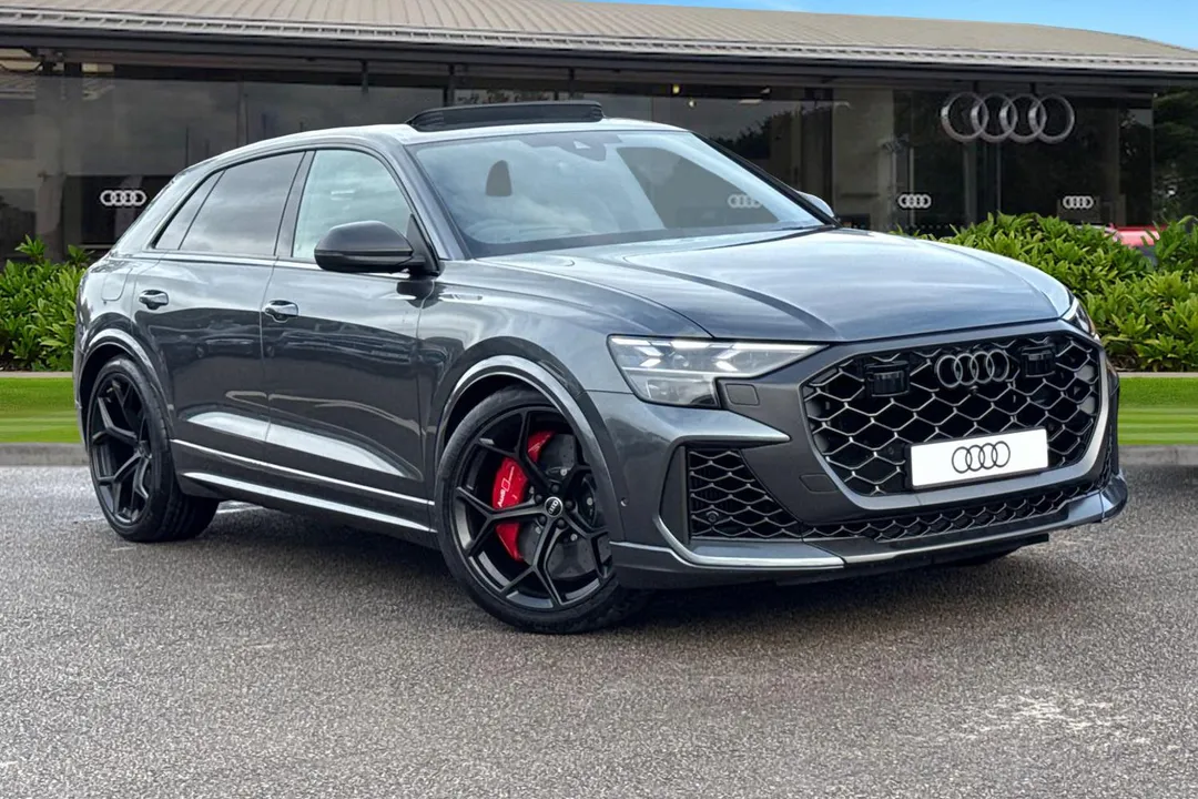 Audi RS Q8 video thumbnail