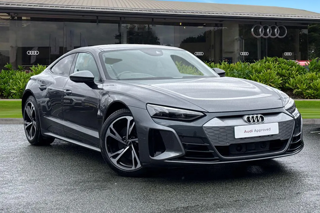 Audi e-tron GT video thumbnail