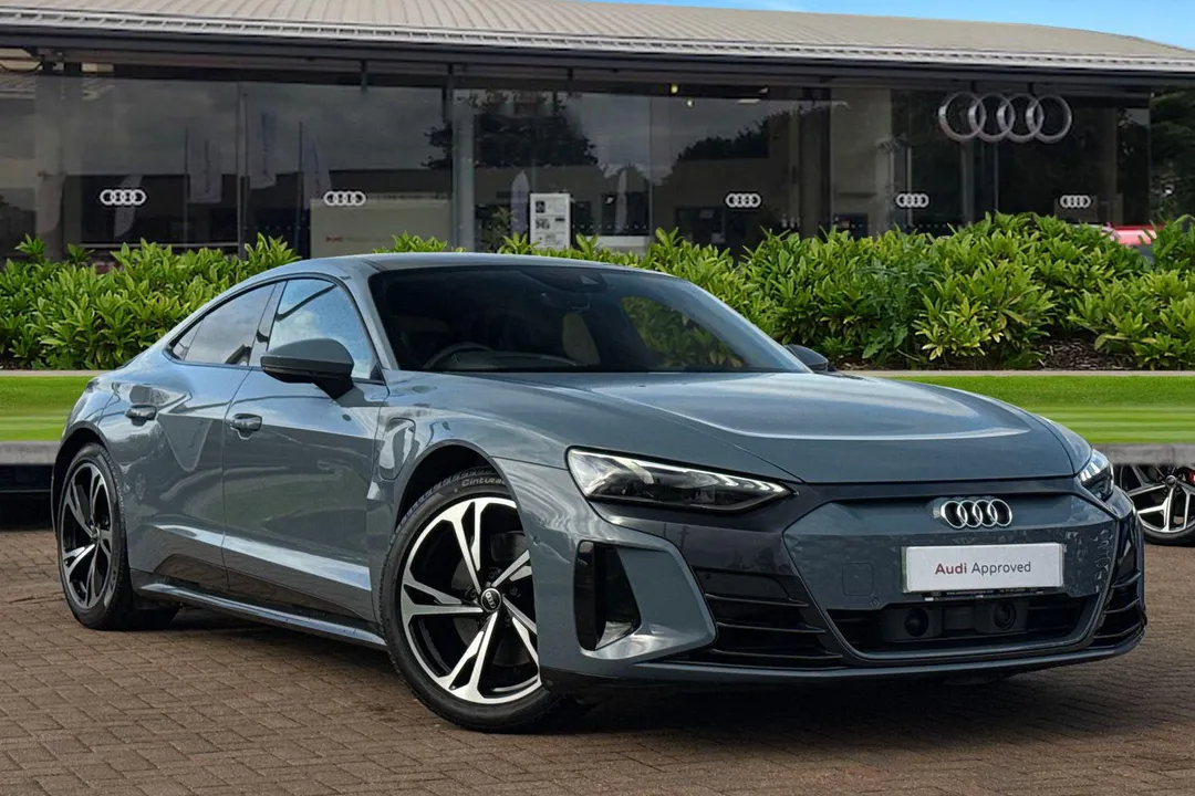 Audi e-tron GT video thumbnail