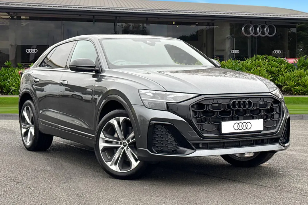 Audi Q8 video thumbnail