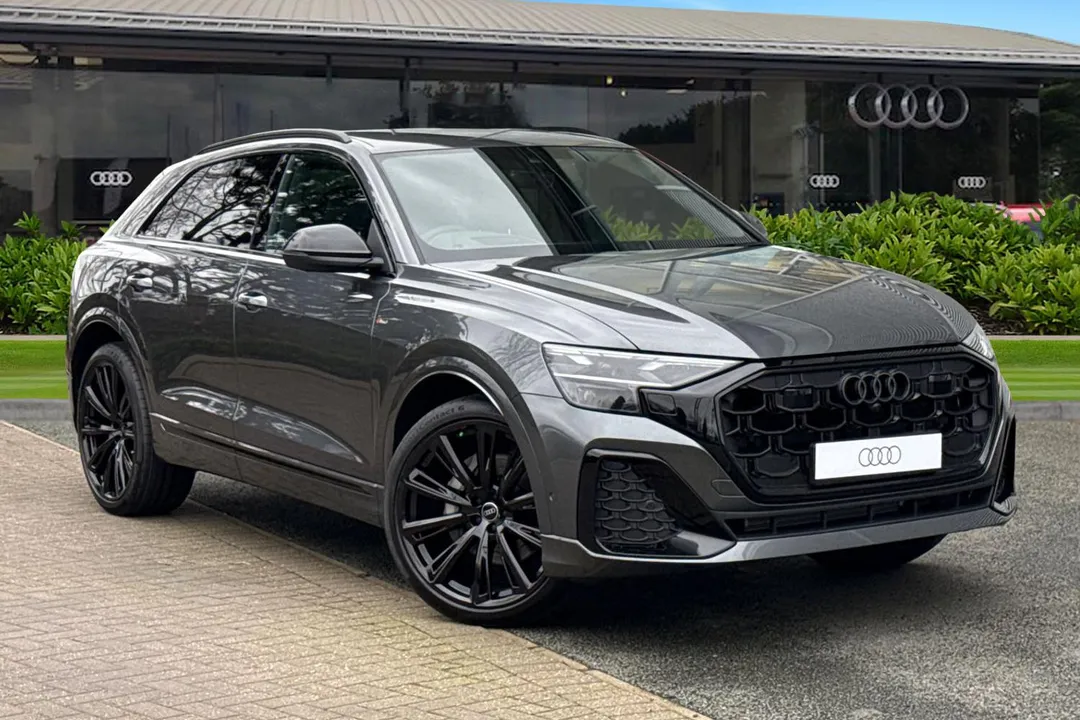Audi Q8 video thumbnail