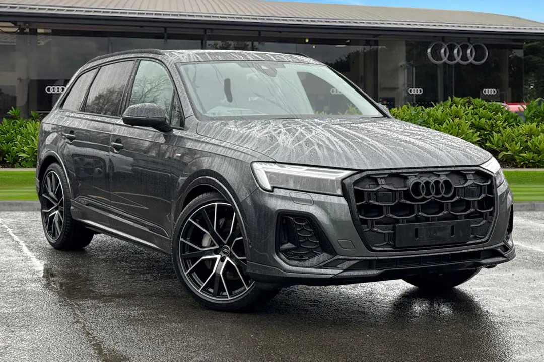 Audi Q7 video thumbnail