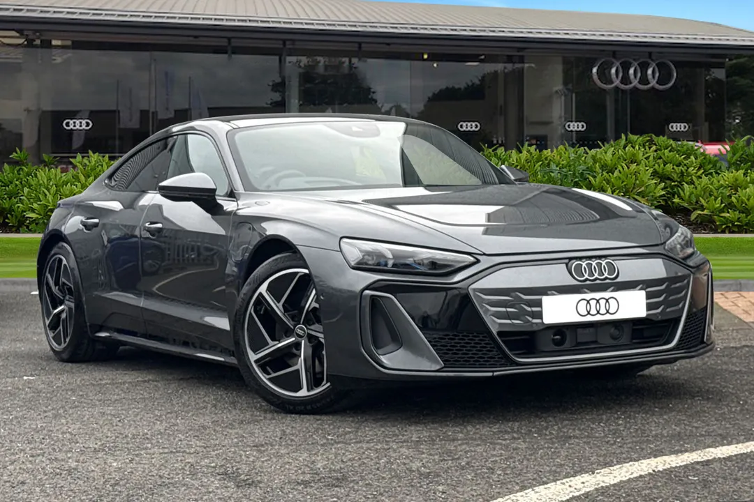 Audi e-tron GT video thumbnail