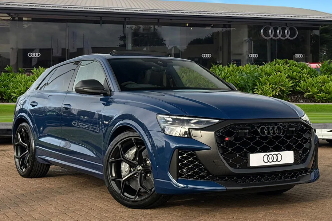 Audi RS Q8 video thumbnail