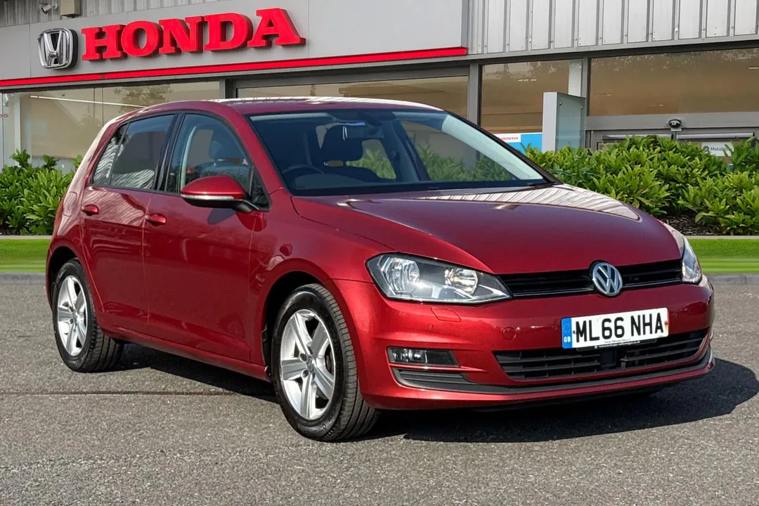 Volkswagen Golf video thumbnail