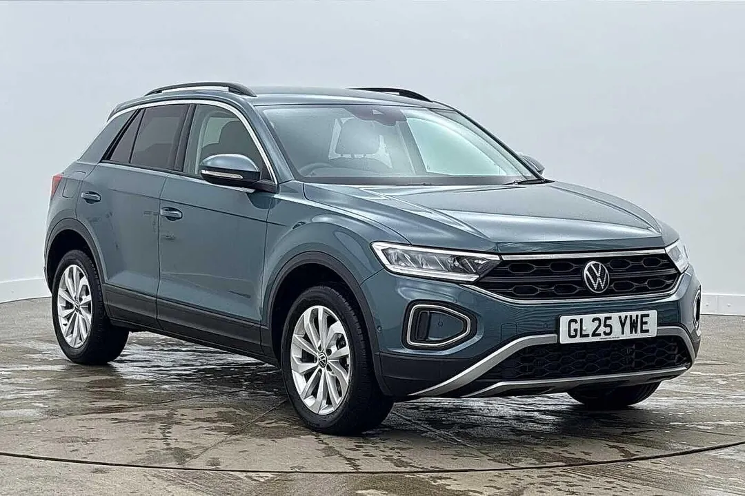Volkswagen T-Roc video thumbnail