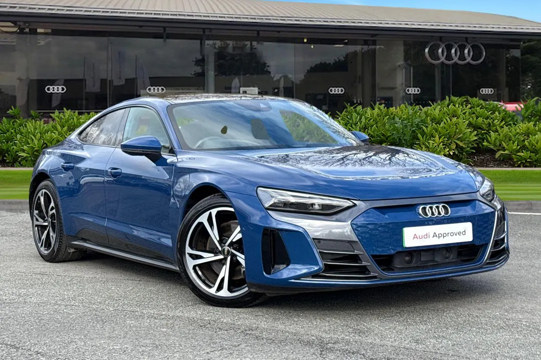 Audi e-tron GT video thumbnail