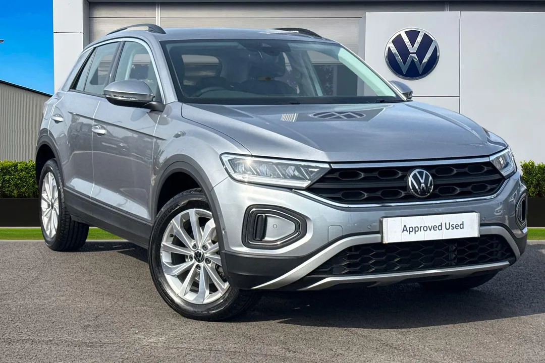 Volkswagen T-Roc video thumbnail