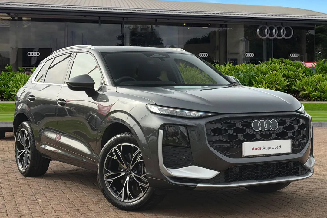Audi Q3 video thumbnail