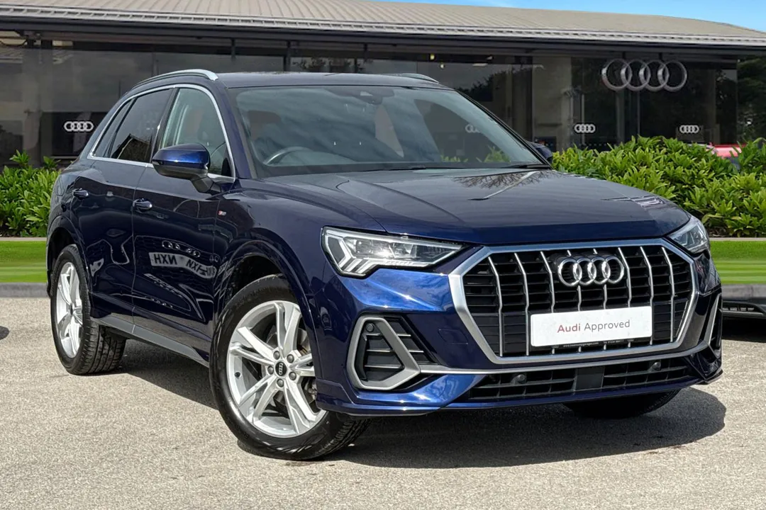 Audi Q3 video thumbnail