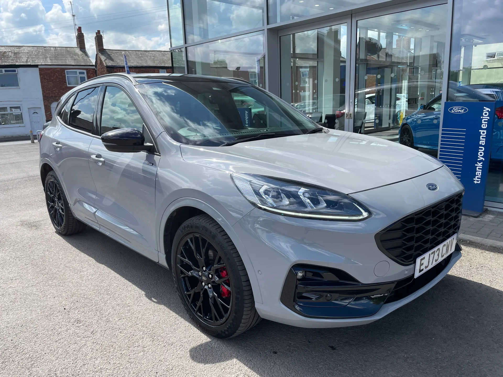 【メーカー包装済】 FORD KUGA 2.5 PHEV Graphite Tech Edition 5dr CVT テープ・マスキングテープ
