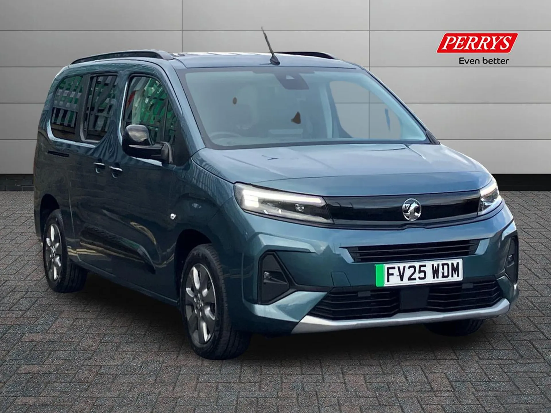 2025 Vauxhall Combo Life E Ultimate XL (5st)