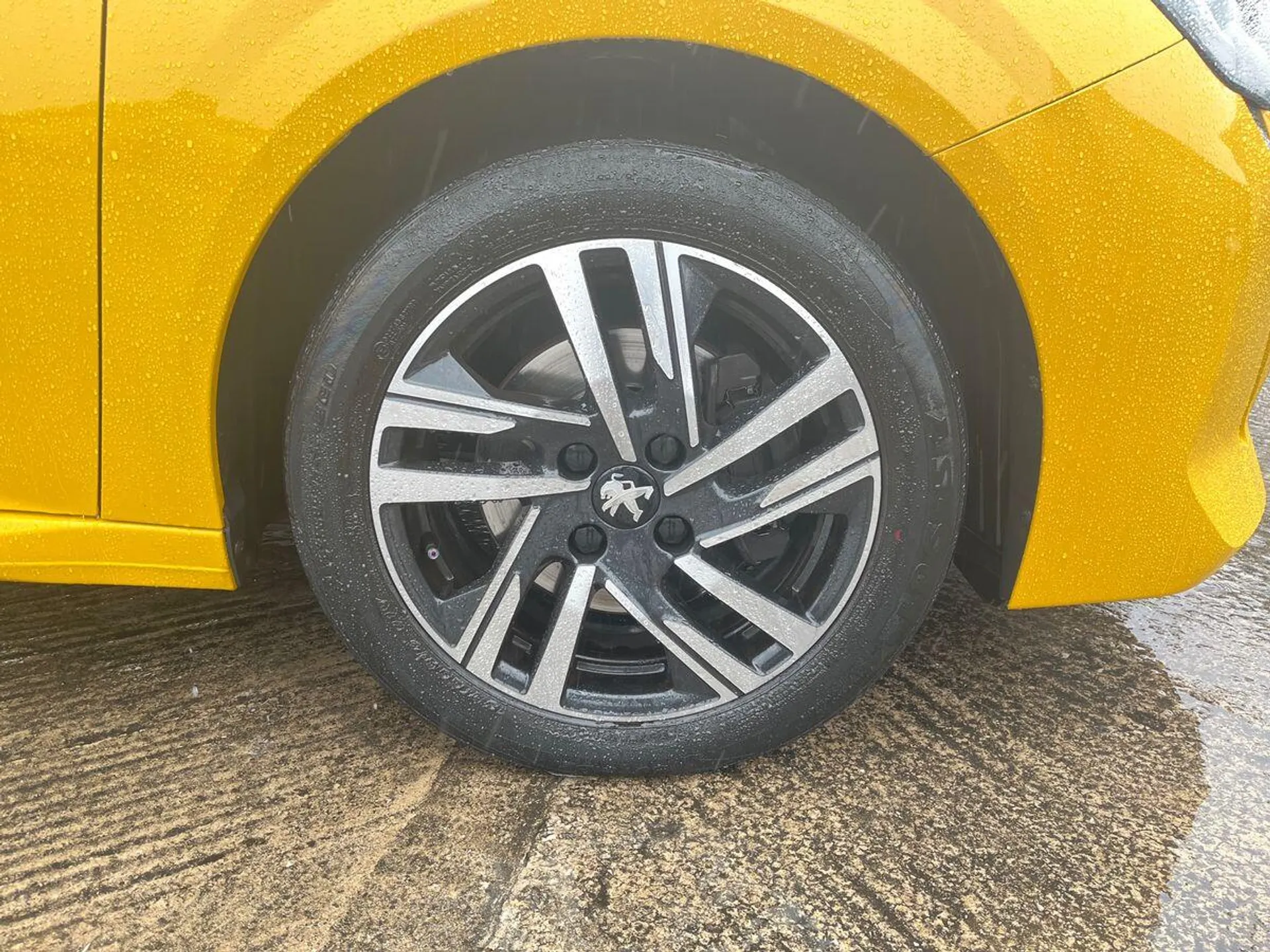 2023 Peugeot 208 thumbnail 9