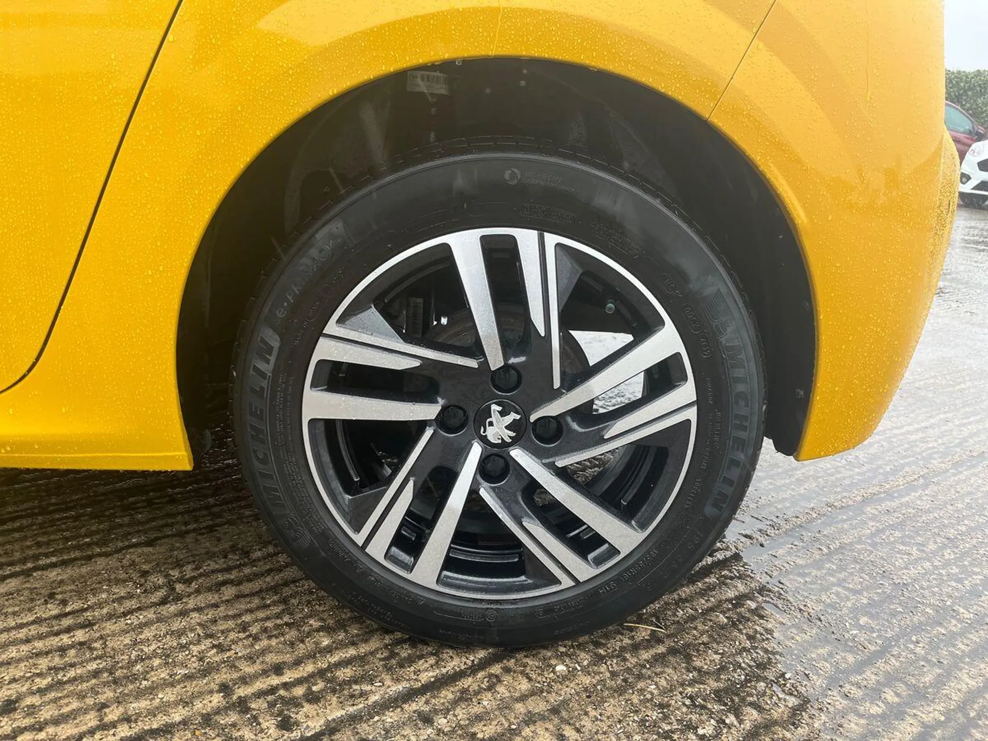 2023 Peugeot 208 thumbnail 11