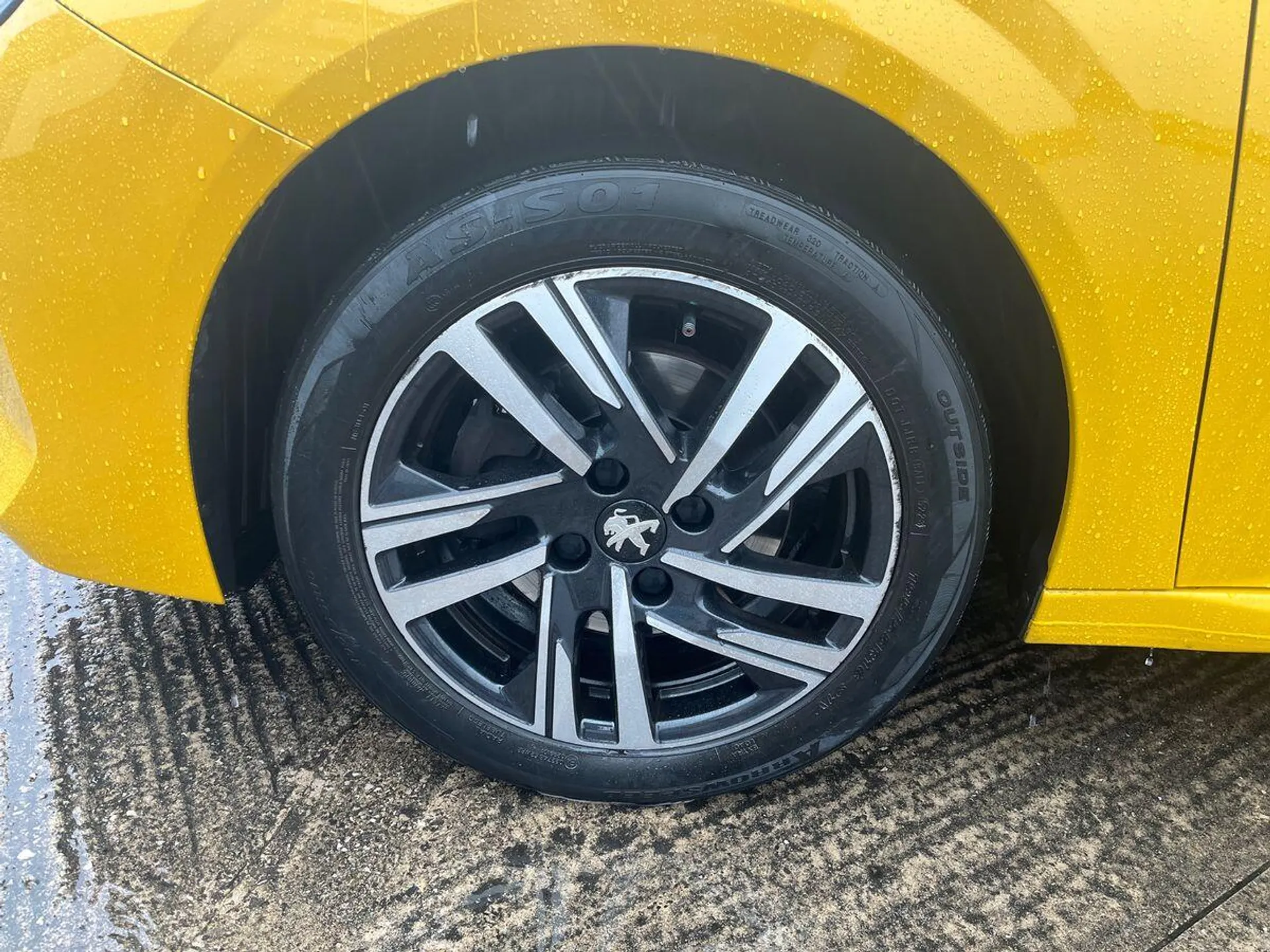 2023 Peugeot 208 thumbnail 12