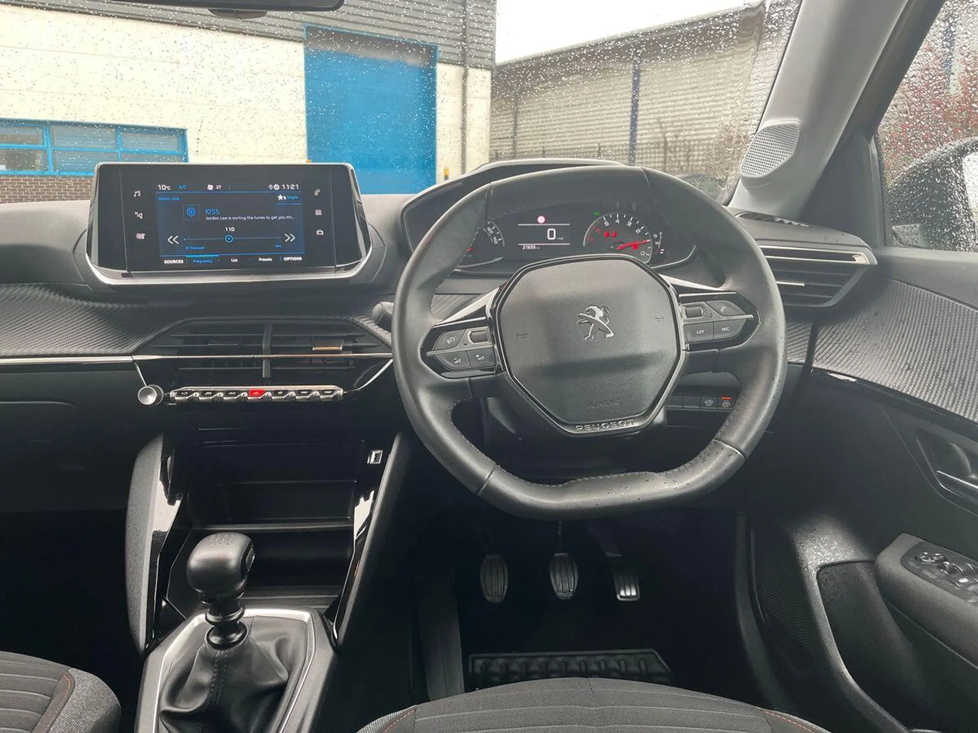 2023 Peugeot 208 thumbnail 17