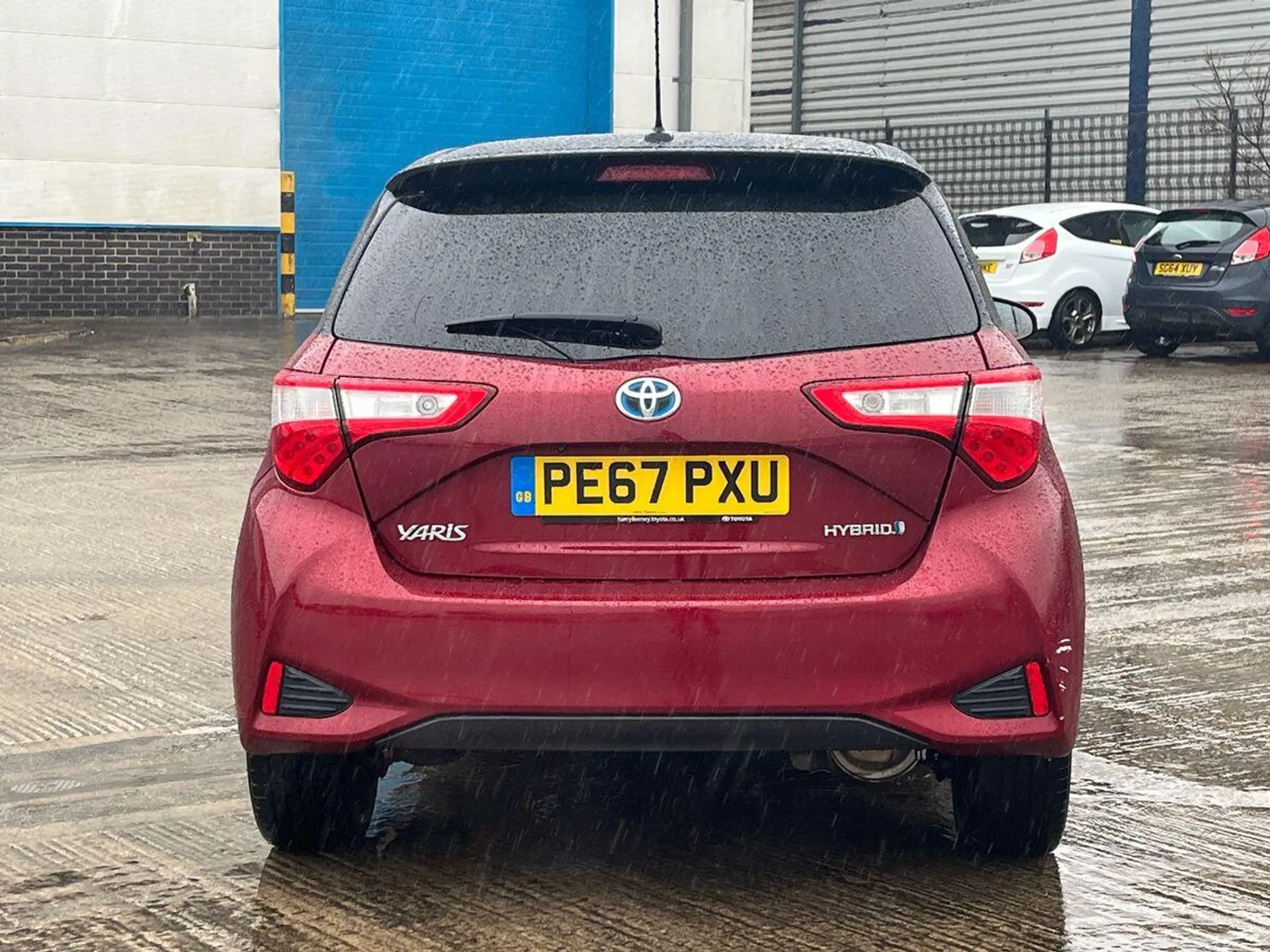 2017 Toyota Yaris thumbnail 5