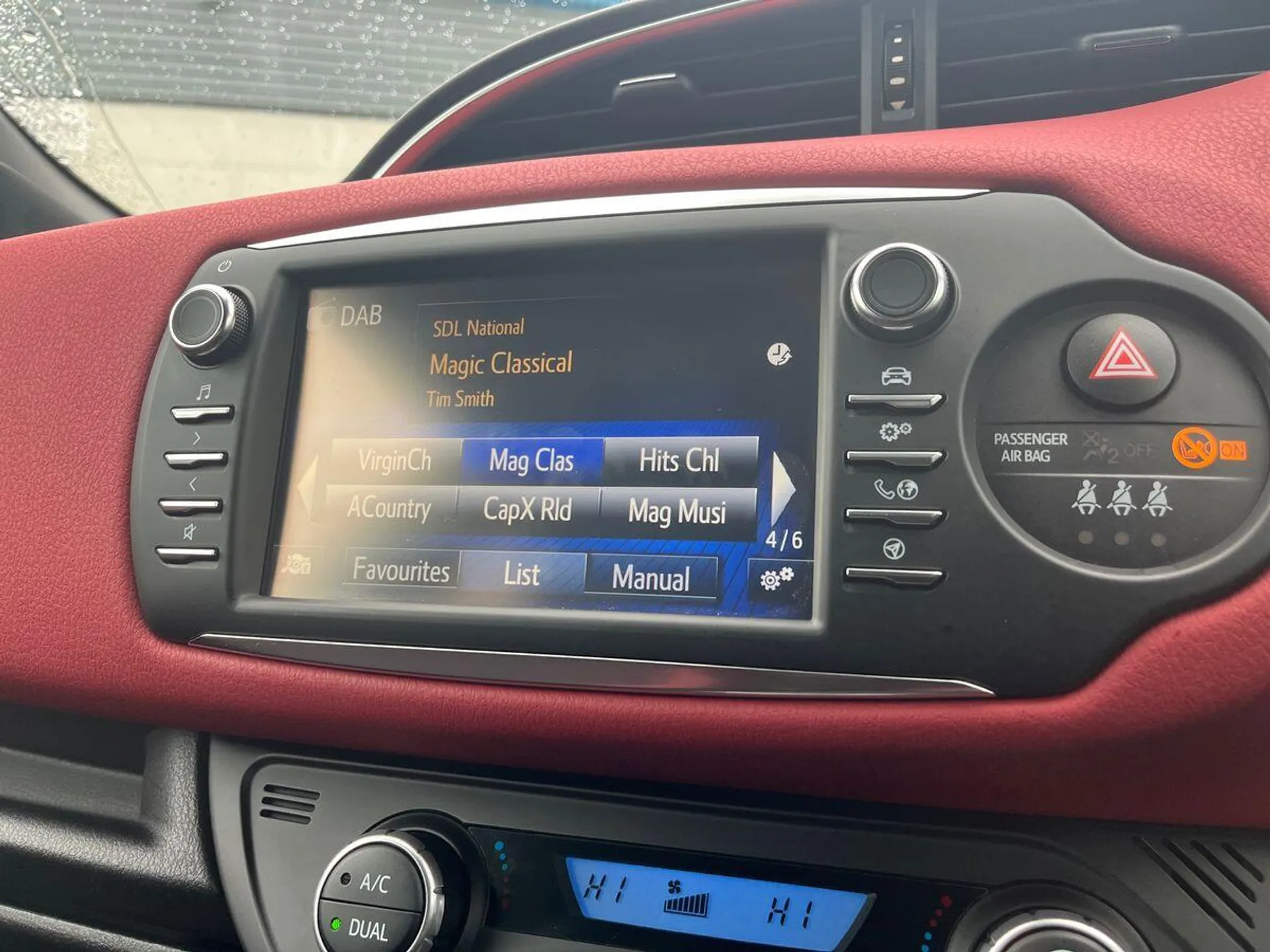 2017 Toyota Yaris thumbnail 9