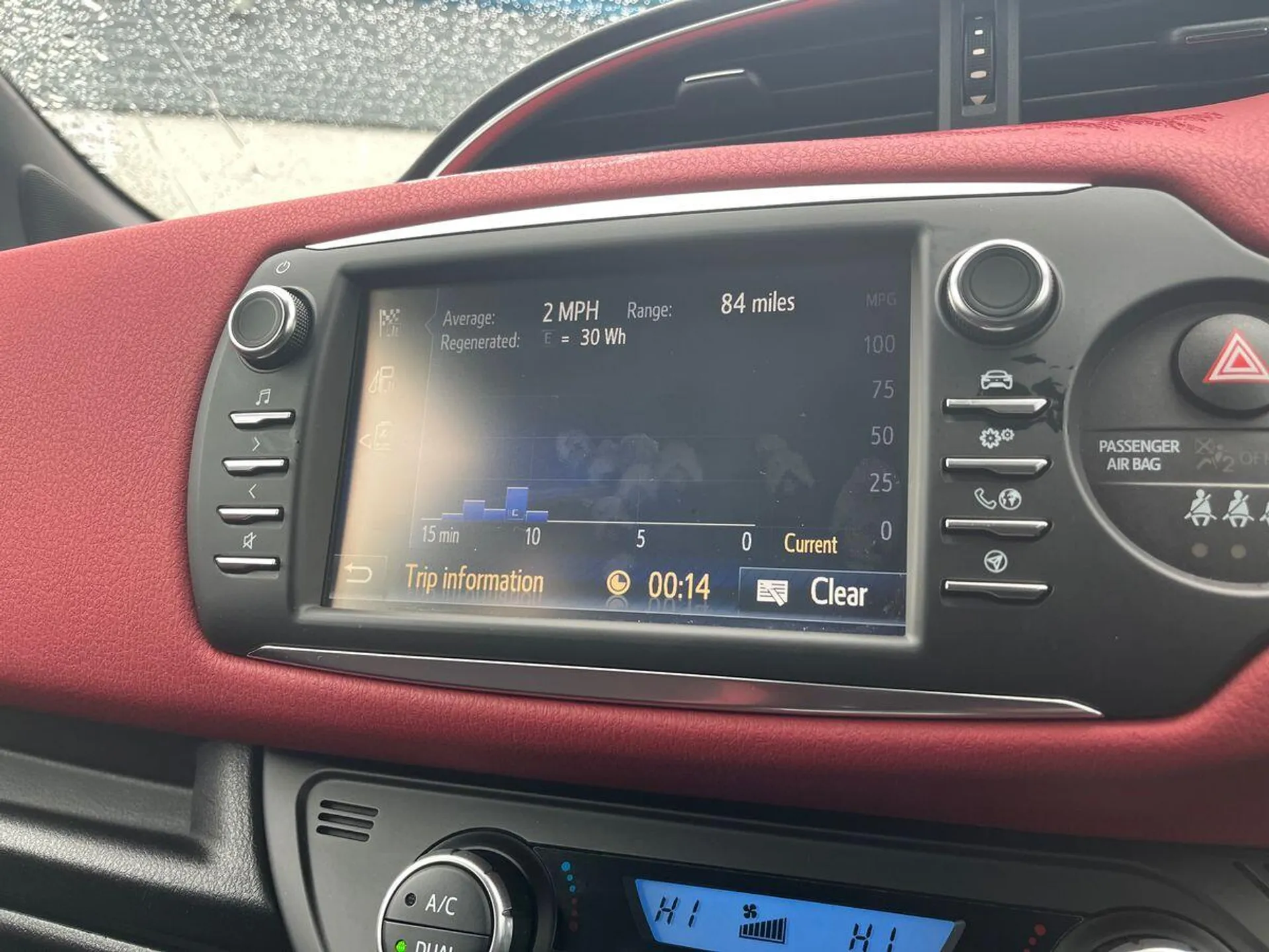 2017 Toyota Yaris thumbnail 17