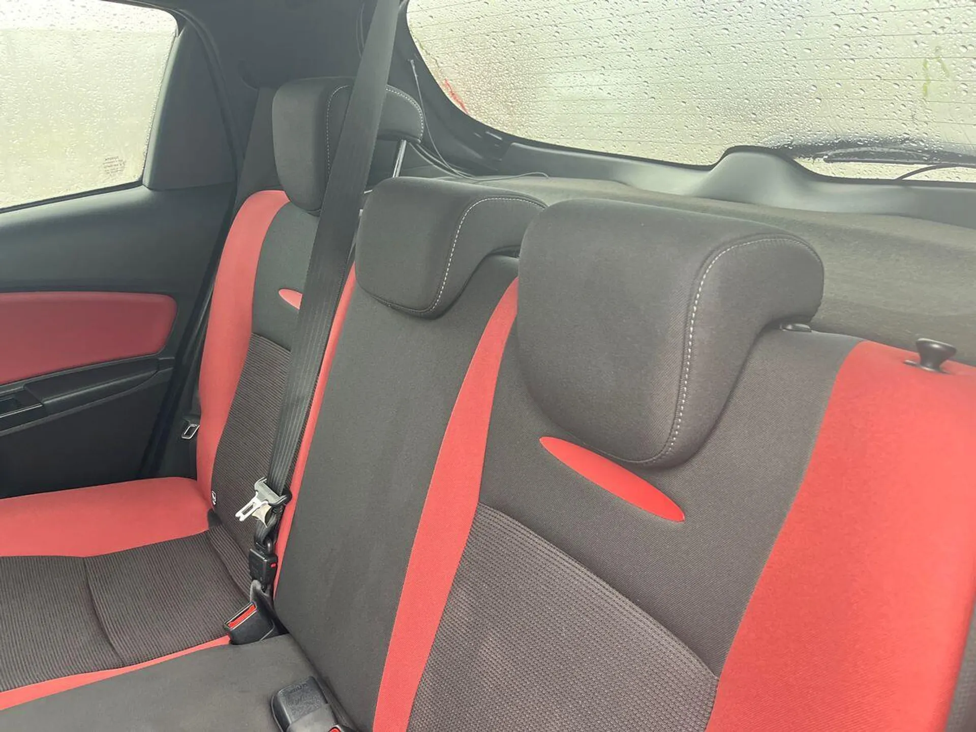 2017 Toyota Yaris thumbnail 20