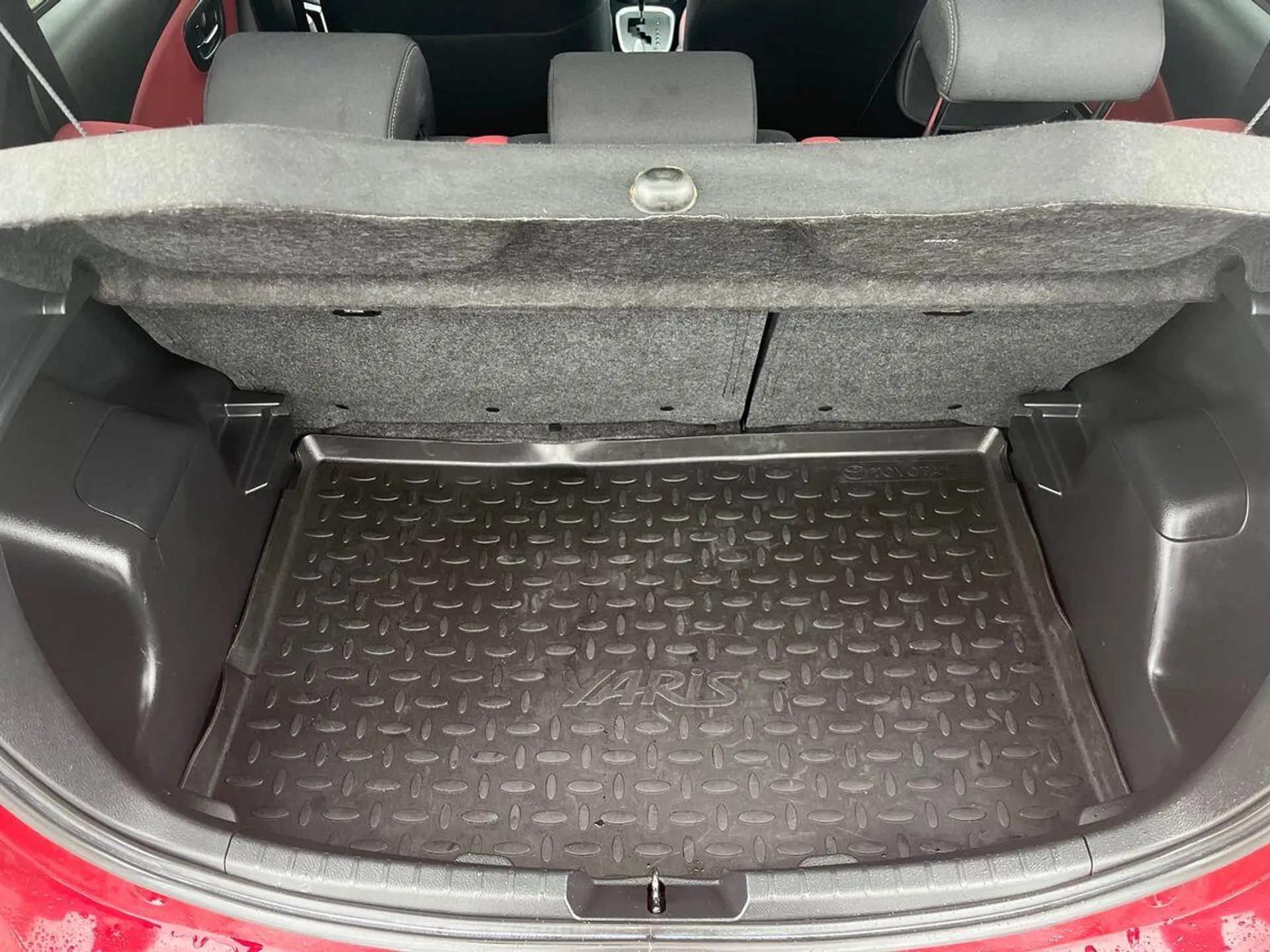 2017 Toyota Yaris thumbnail 21