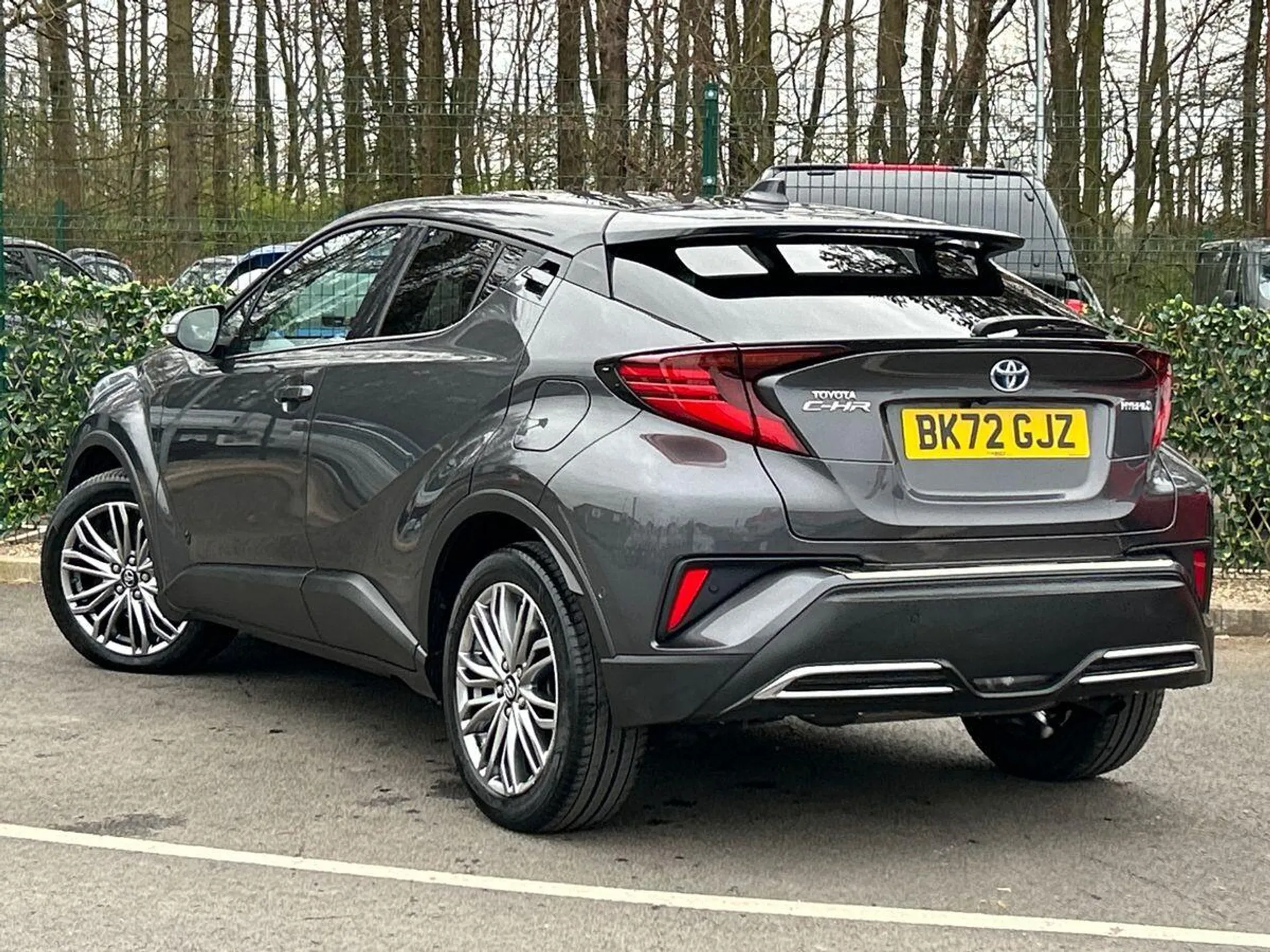 2022 Toyota C-HR thumbnail 3