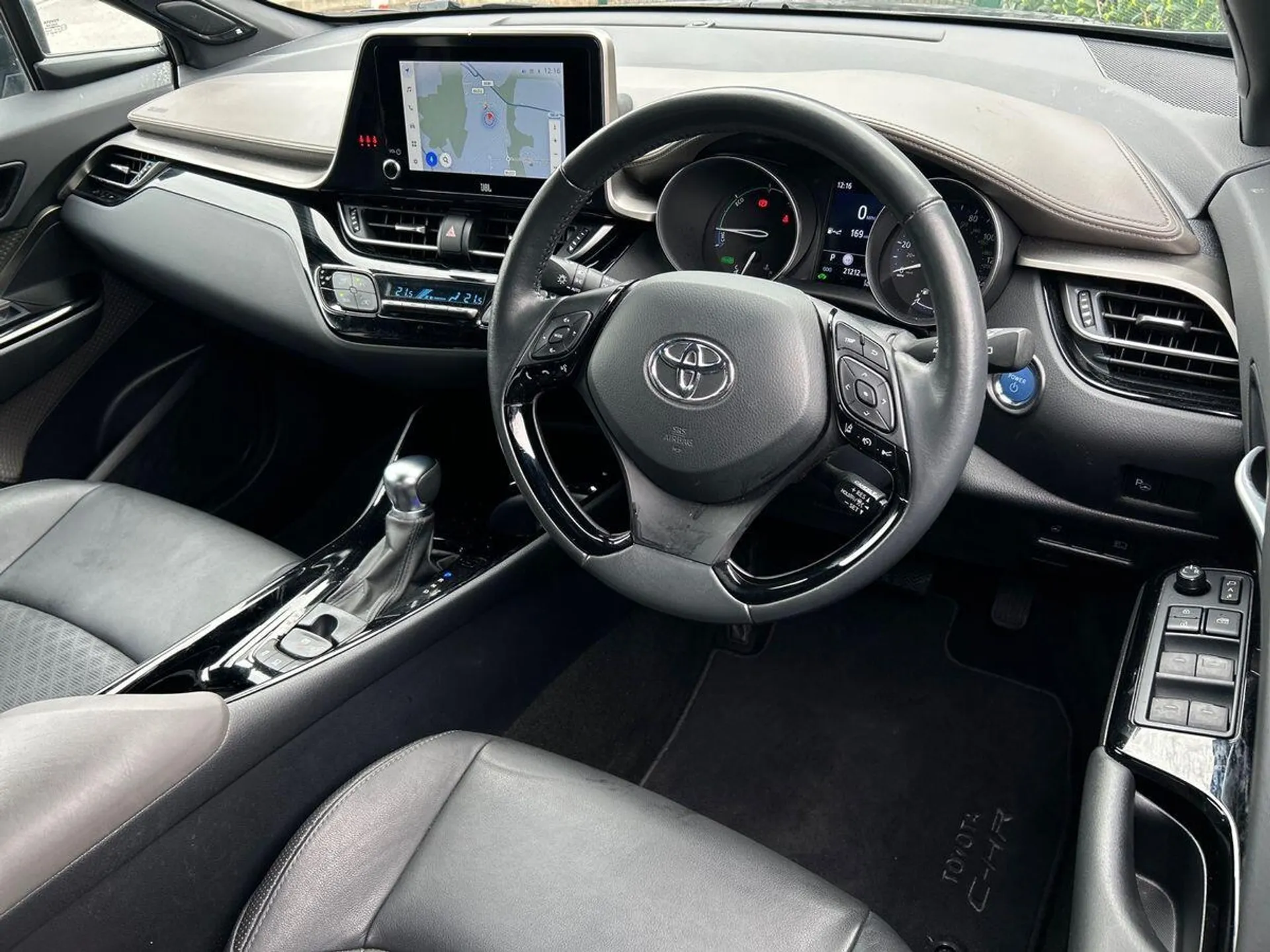 2022 Toyota C-HR thumbnail 14