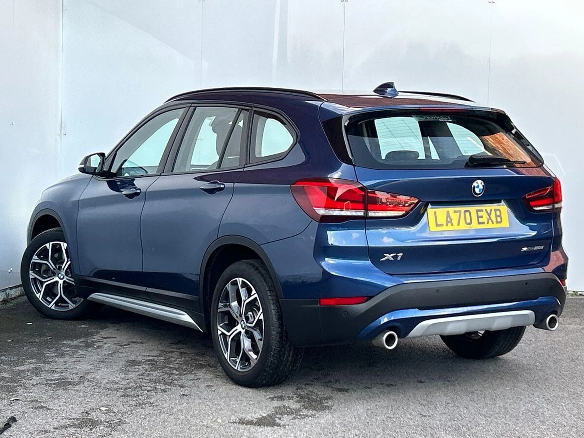 2021 BMW X1 thumbnail 3