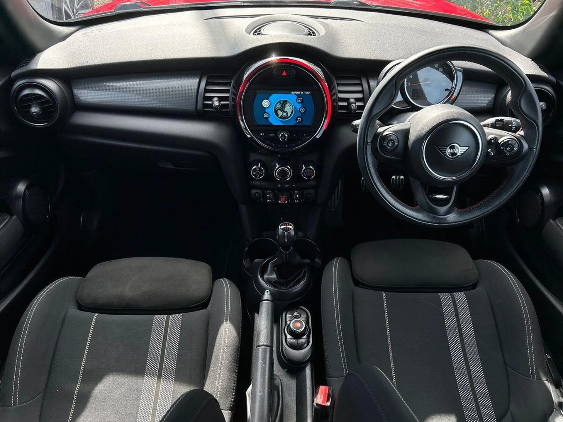 2019 Mini Hatch thumbnail 7