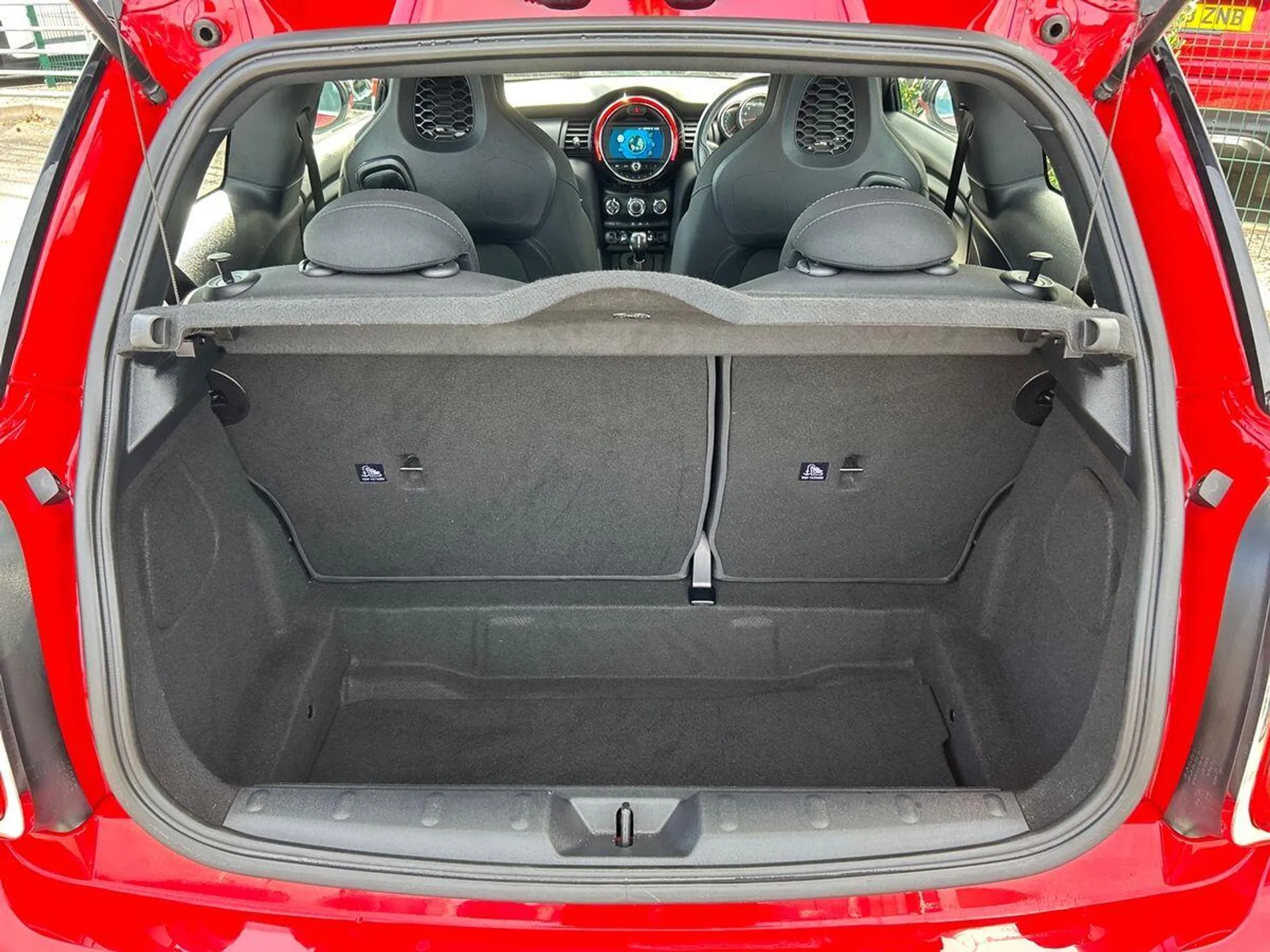 2019 Mini Hatch thumbnail 22
