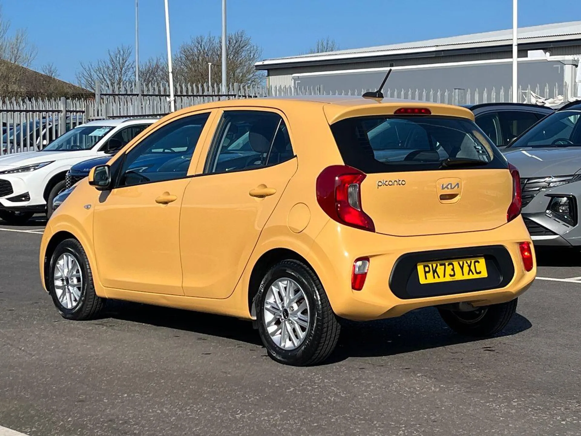 2023 KIA Picanto thumbnail 3