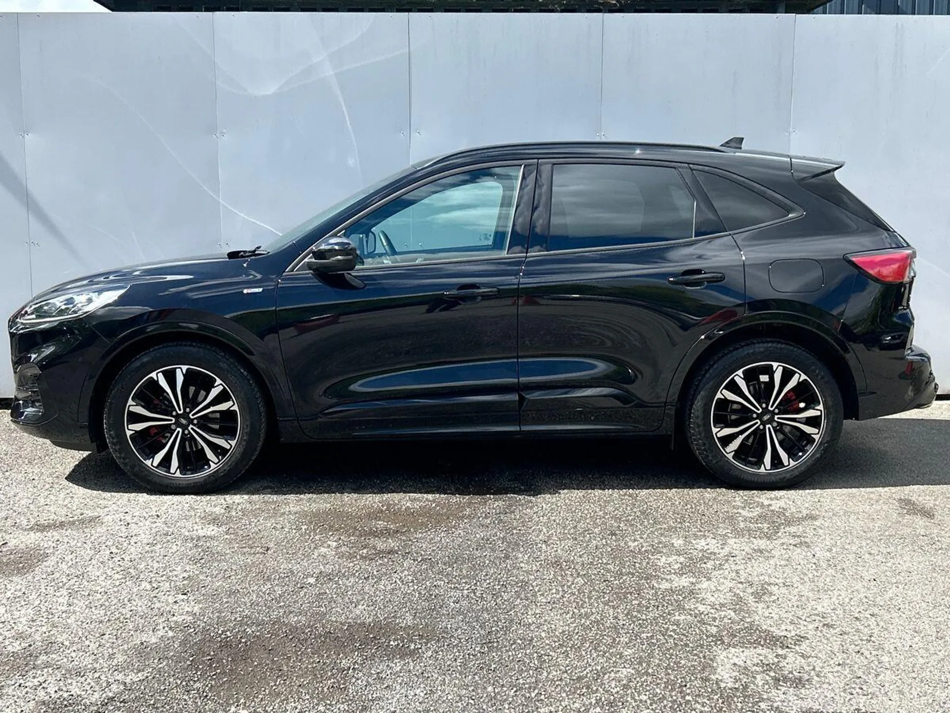 2022 Ford Kuga thumbnail 6