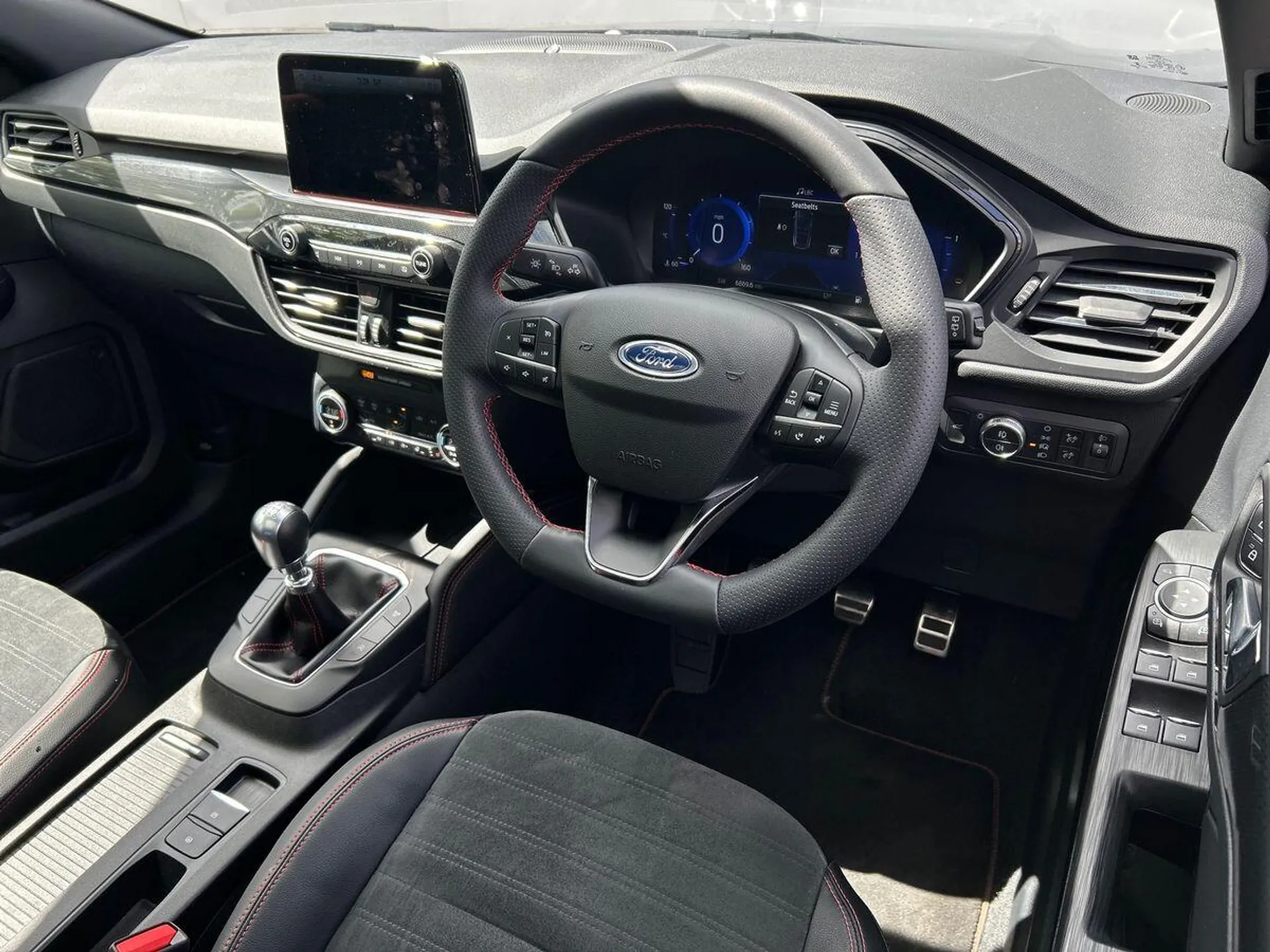 2022 Ford Kuga thumbnail 12