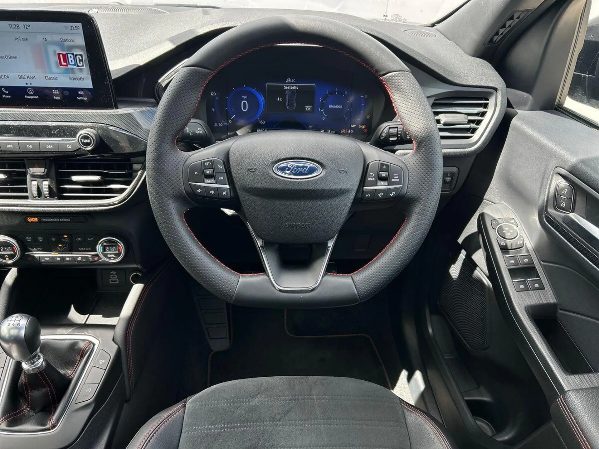 2022 Ford Kuga thumbnail 17