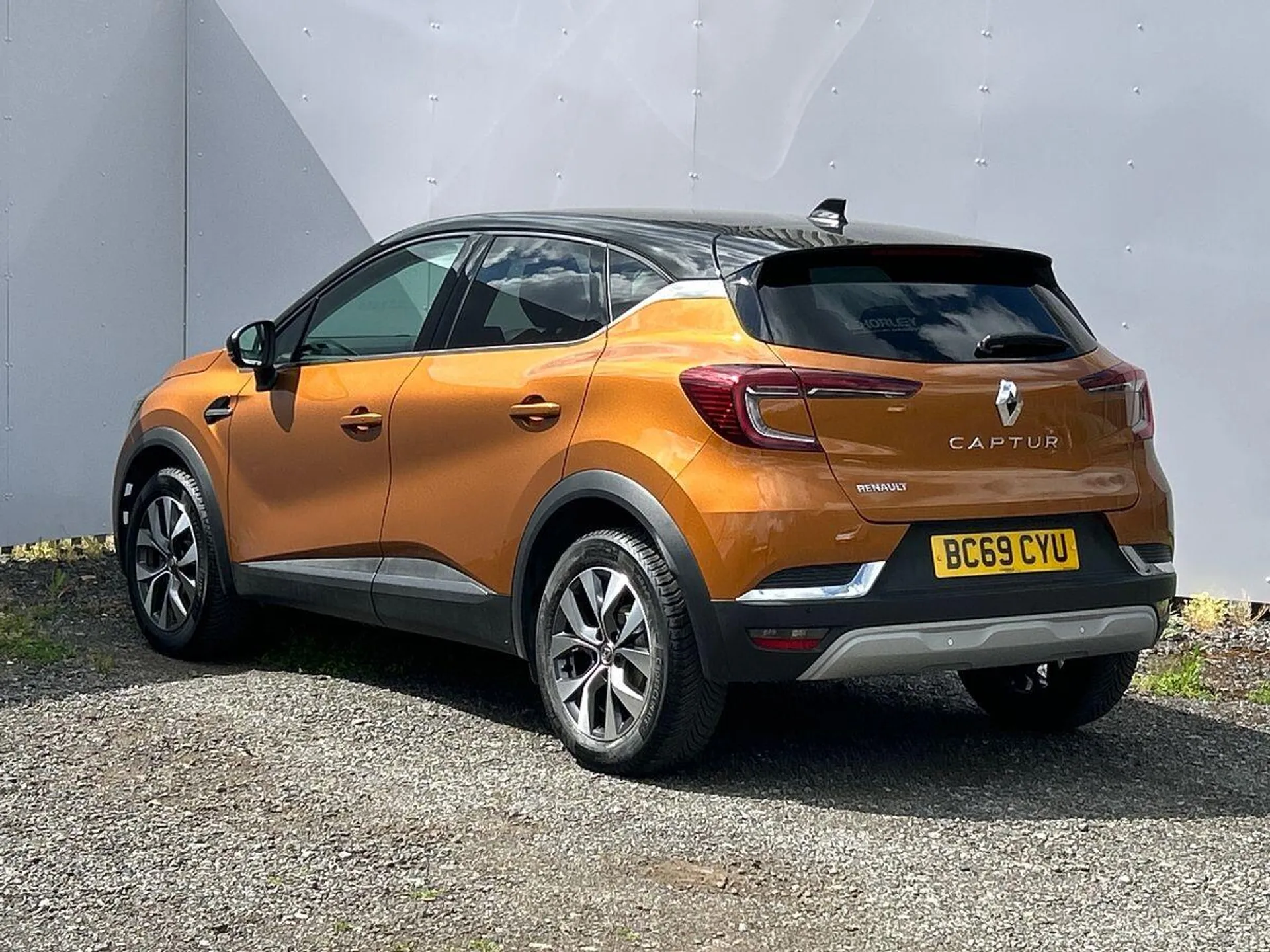 2020 Renault Captur thumbnail 3