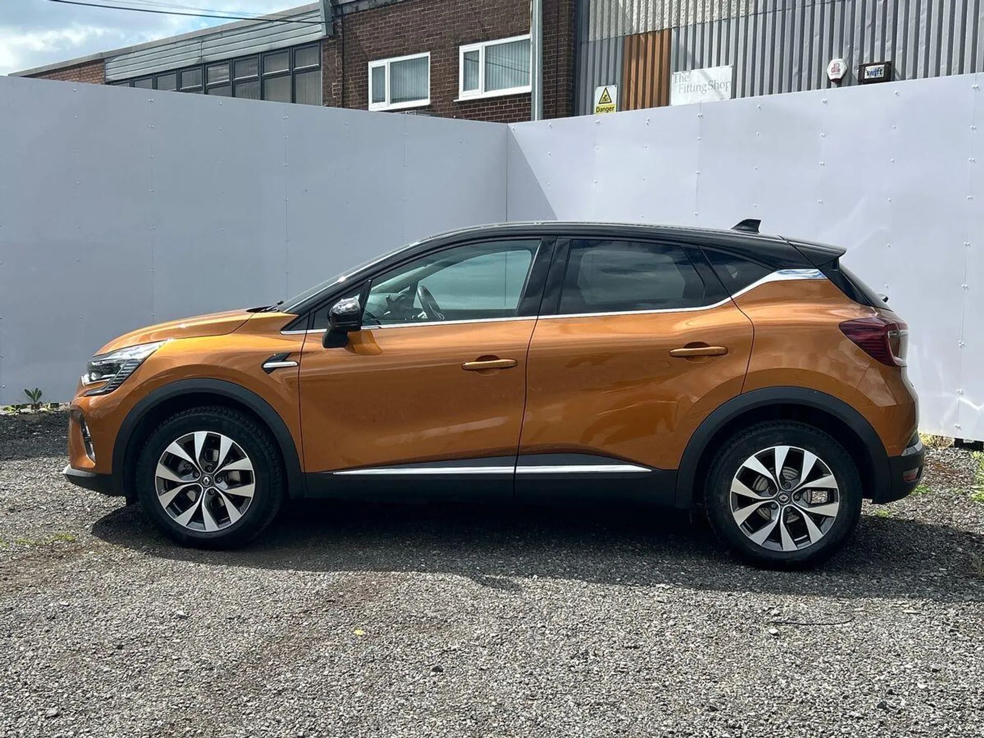 2020 Renault Captur thumbnail 6
