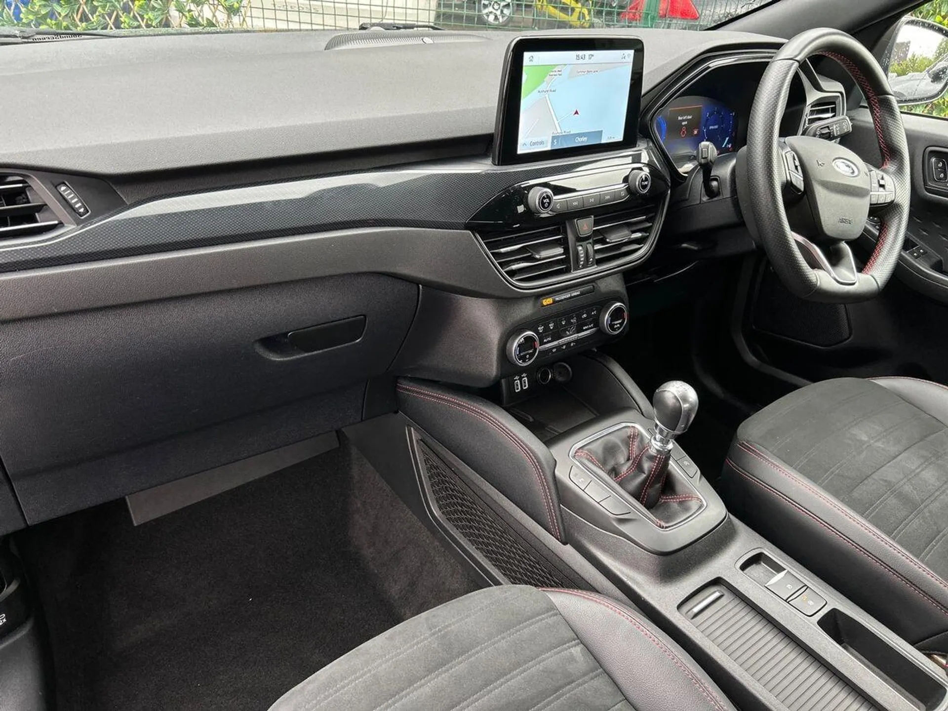 2021 Ford Kuga thumbnail 2