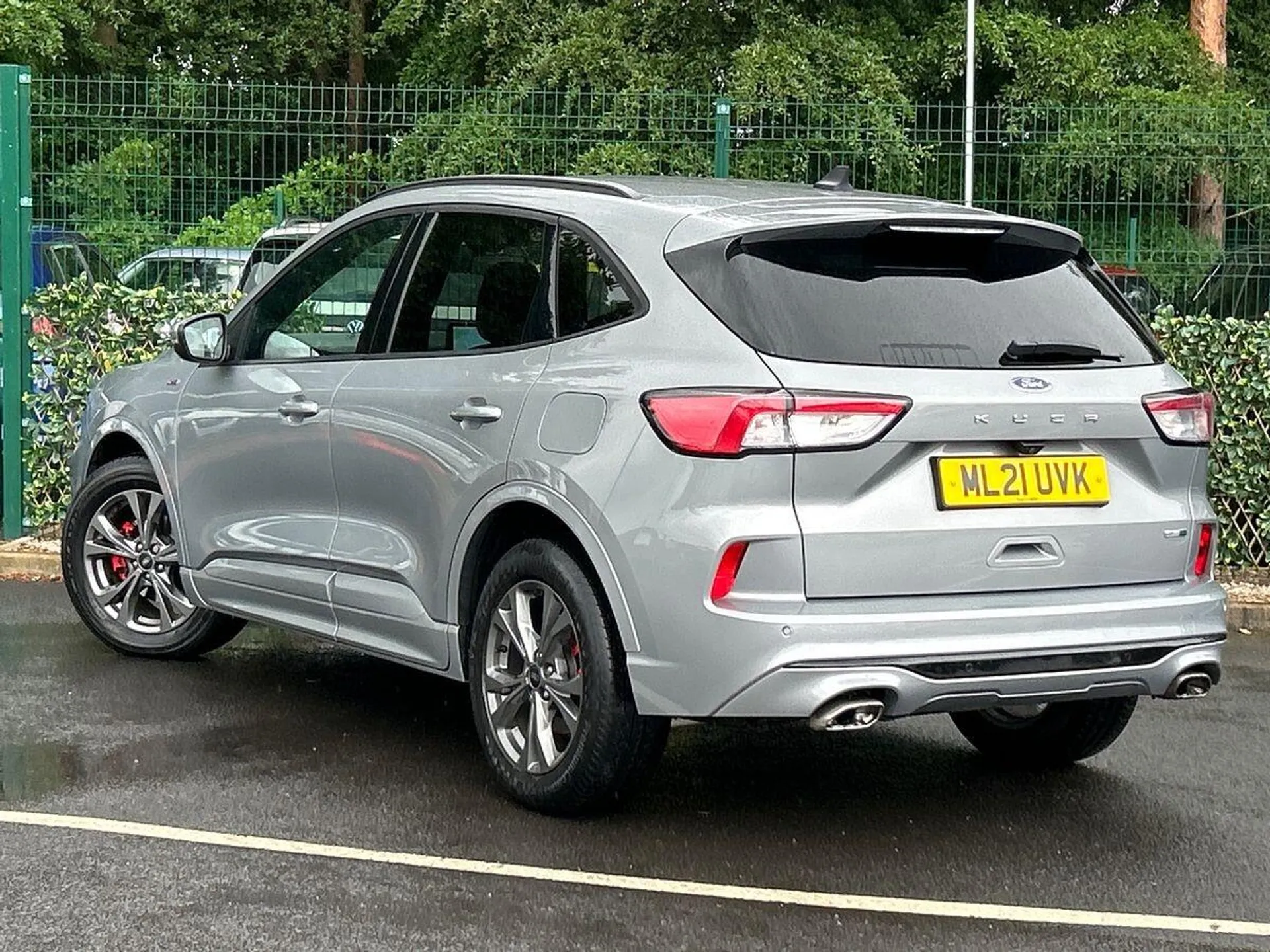 2021 Ford Kuga thumbnail 3